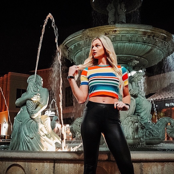 Meet your Posher, Taylor - Picture 4 of 5